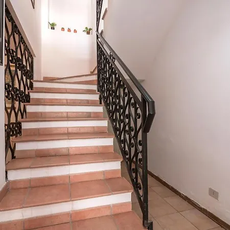 Villa Ripari Di Giobbe 6&2, Emma Ortona