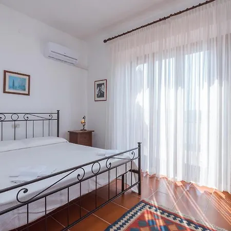 Ripari Di Giobbe 6&2, Emma