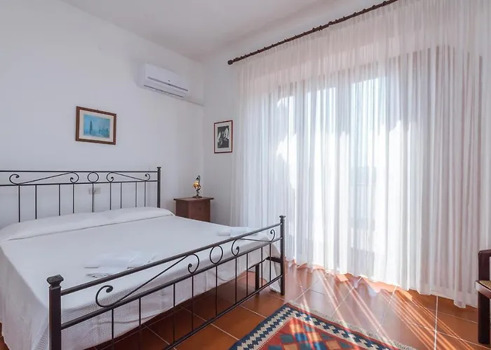 Ripari Di Giobbe 6&2, Emma