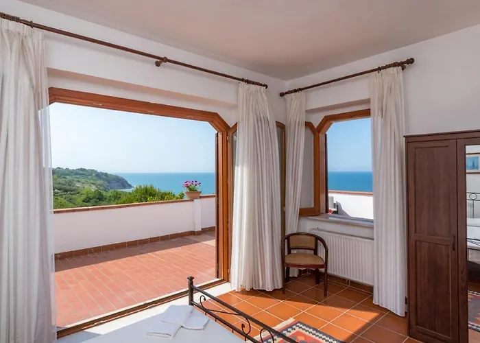 Villa Ripari Di Giobbe 6&2, Emma Ortona